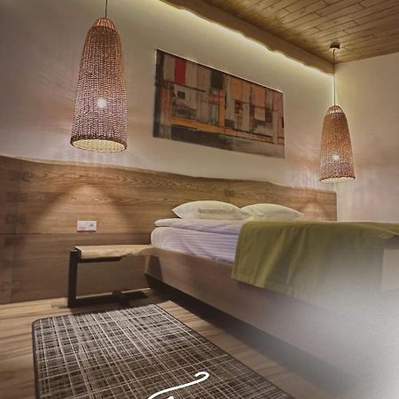 Velyki Kosharishcha Фільварок Кмитів酒店 外观 照片