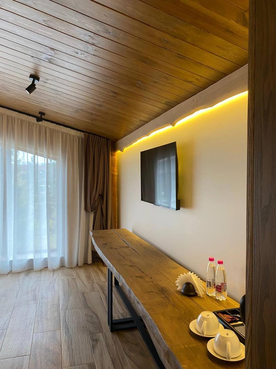 Velyki Kosharishcha Фільварок Кмитів酒店 外观 照片